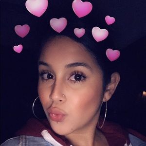 Meet your Posher, Desiree